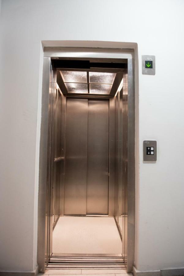Leiland #colony_white_tower_suite Apartment *